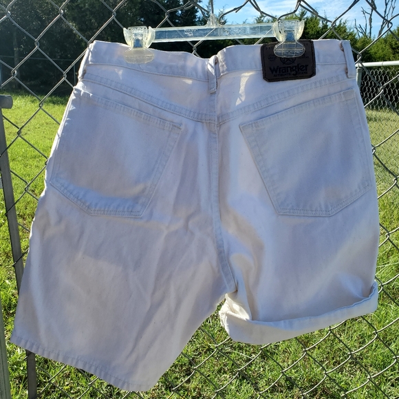 vintage Wrangler jean shorts - Picture 5 of 9